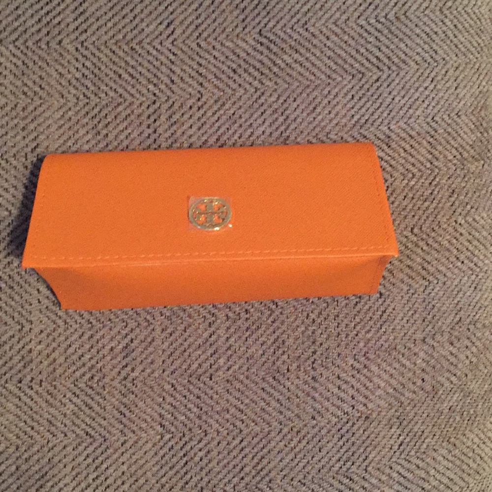 Tory Burch sun glass holder